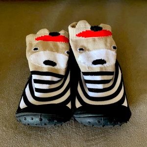 Infant/toddler sock slipper fits 5-6